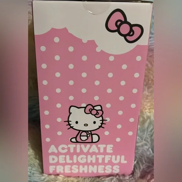 HELLO KITTY CERAMIC REED DEFUSER. NWT NIB. - Picture 2 of 3